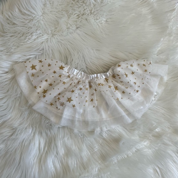 Kardashian Kollection Other - Kardashian Kids White Gold Star Tutu SZ 3m✨